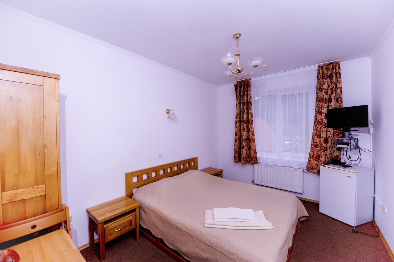 Hotel Radiola Jaremtsje Buitenkant foto