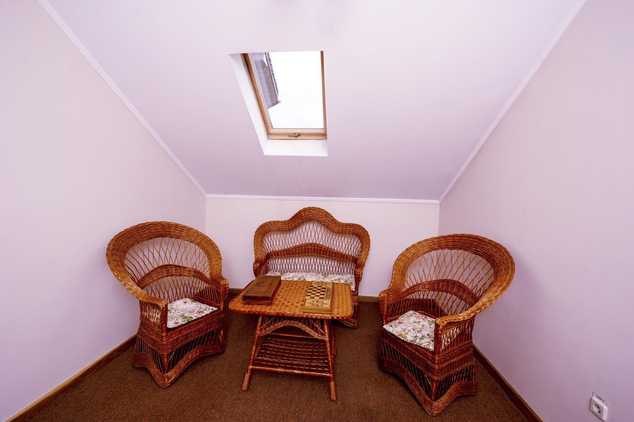 Hotel Radiola Jaremtsje Buitenkant foto
